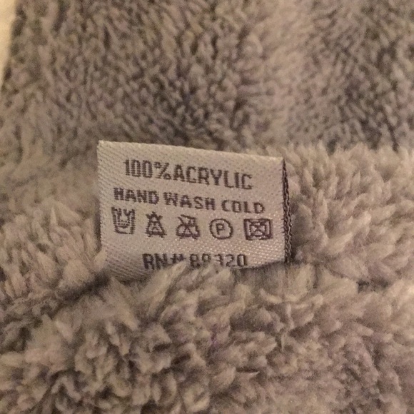 C.C Exclusives - Super Chic Gray Scarf Wrap - Picture 6 of 8